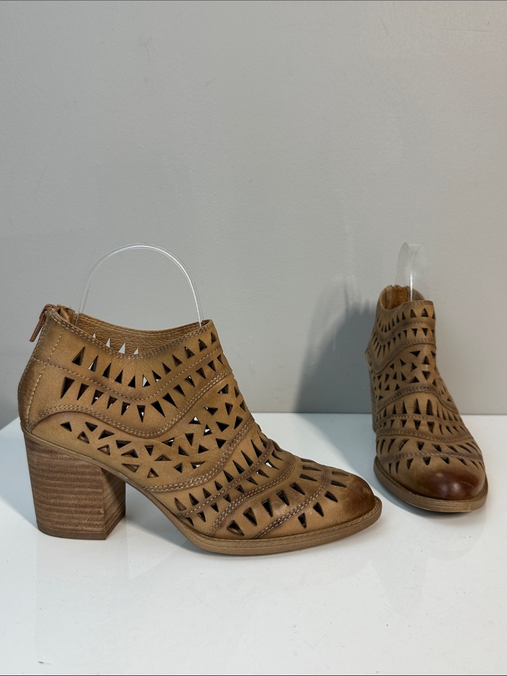 Sofft Westwood Laser Cut Leather Booties Size 7 Bohemian Festival